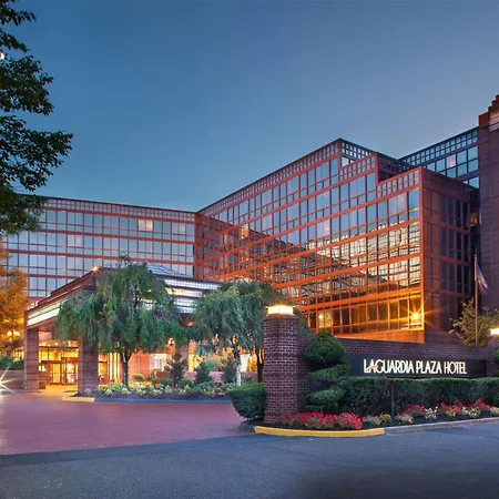 Laguardia Plaza Hotel